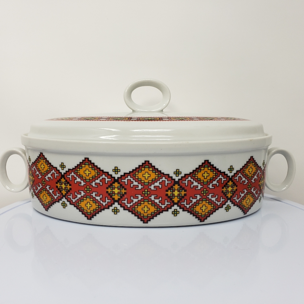 Vintage Delta Import Chicago Porcelain Oval Handled Casserole with Lid Ovenware
